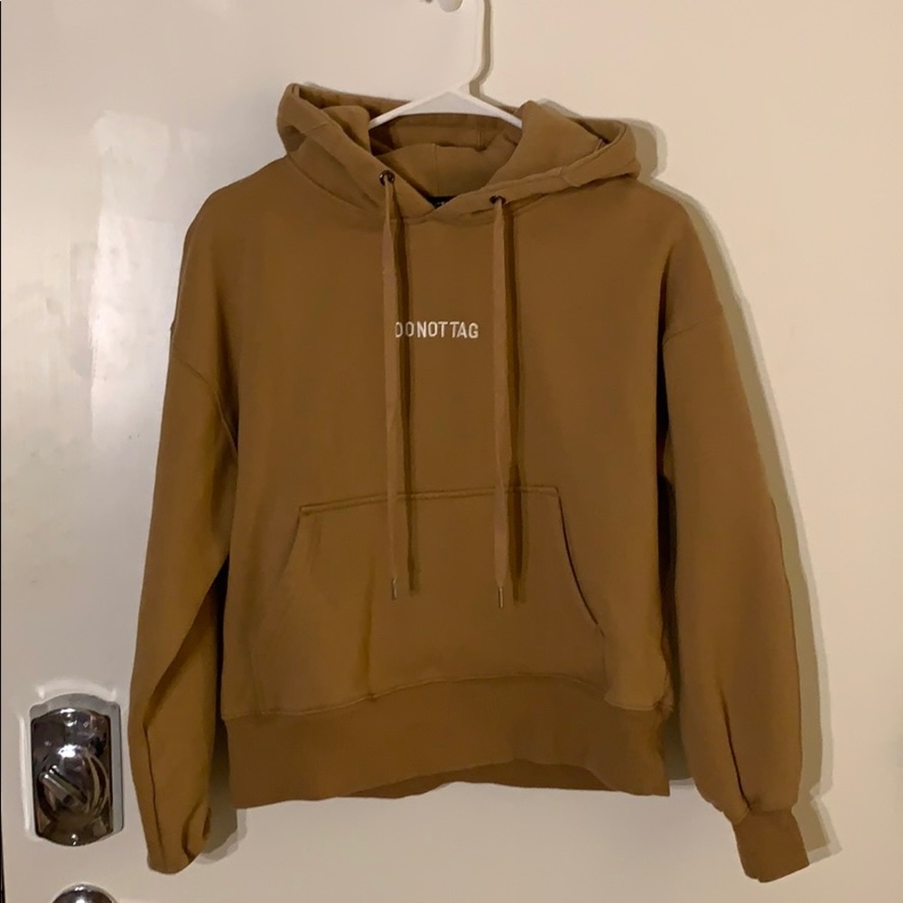 Warm Hoodie with “do not tag” in front